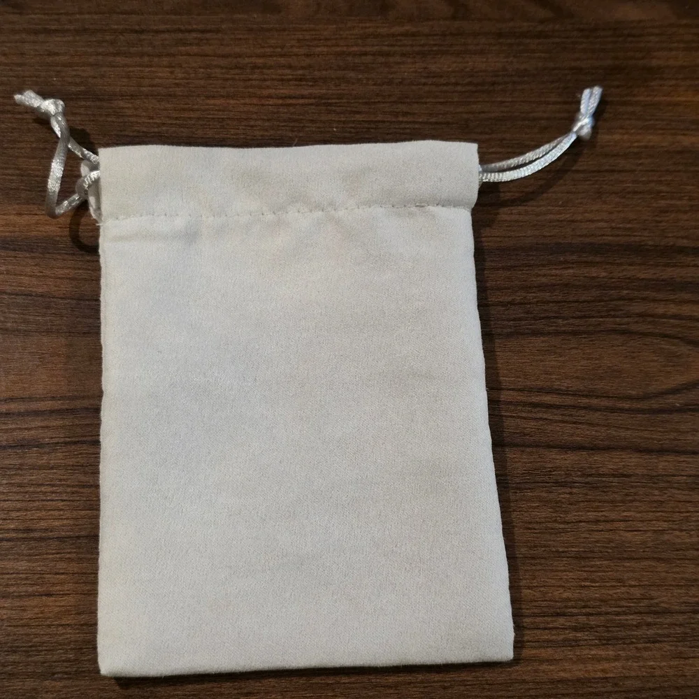 Kendra Scott Cream Jewelry Pouch Drawstring Dust Bag Gold Logo 4x5 Inch